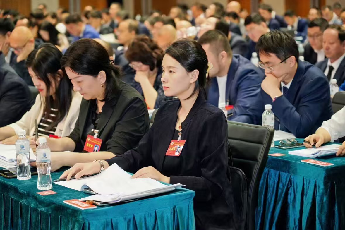 伍群英老师钱塘区政协五届